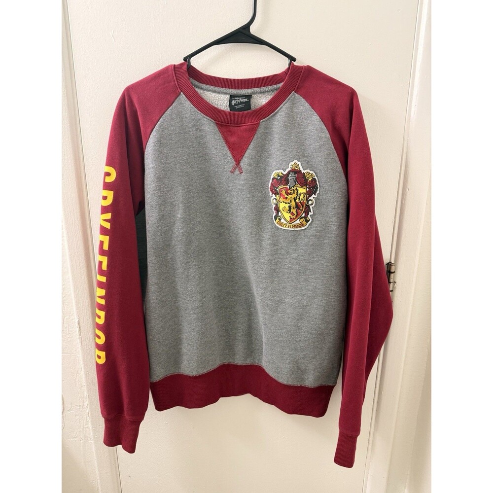 Universal Studios Wizarding World of Harry Potter Gryffindor Sweater Sz M